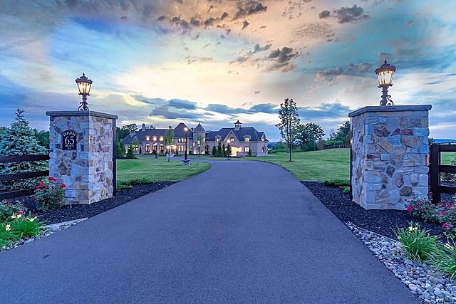 This $9 Million Dollar Upstate NY Mansion On Saratoga Lake Will Make Your Jaw Drop