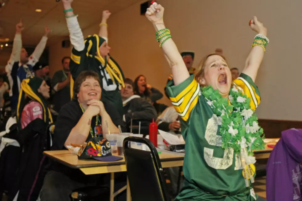 10 Tips for Throwing the Best Super Bowl Party of All Time