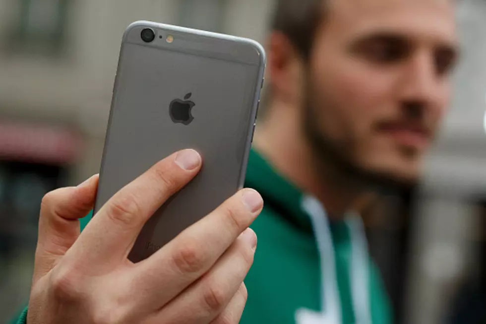 Cellphone Repair Tech Sent Woman’s Photos To Himself