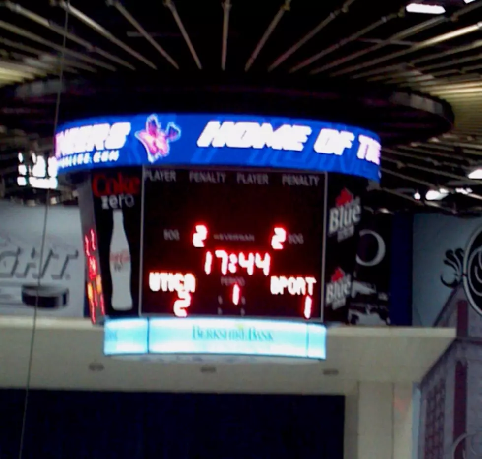 Utica College Hockey Beats Brockport in Home Opener