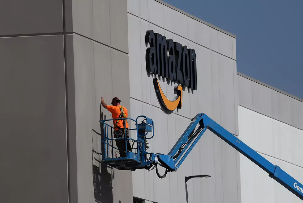 NY Gov Raps Amazon Critics Amid Report Company’s Rethinking