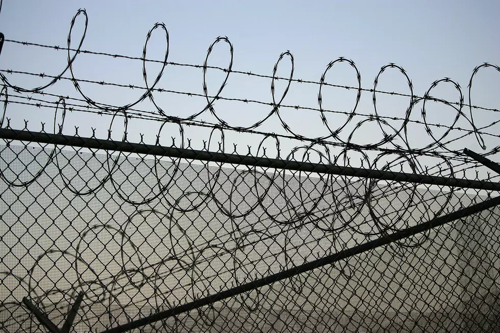 NY Corrections Commissioner Remains Named in Wrongful Death Suit